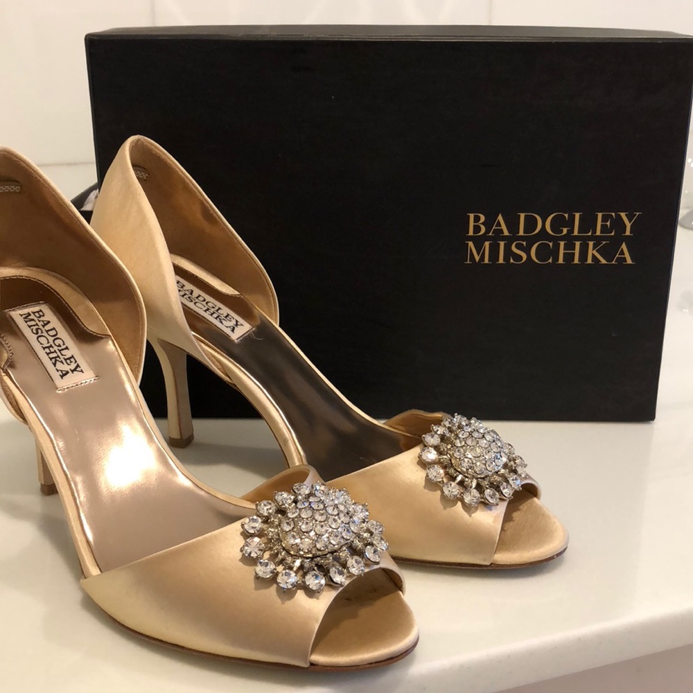 Badgley Mischka Size 9.5 heels